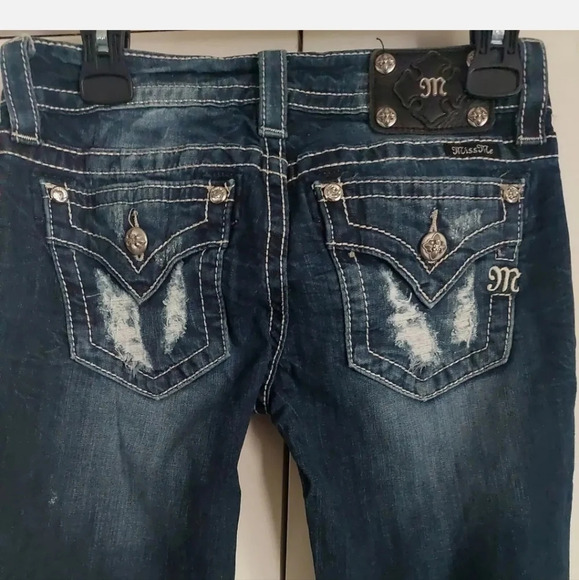 Miss Me Jeans Rhinestone Flap Pocket Distressed Busted knee Skinny  Size 26 - Picture 3 of 4